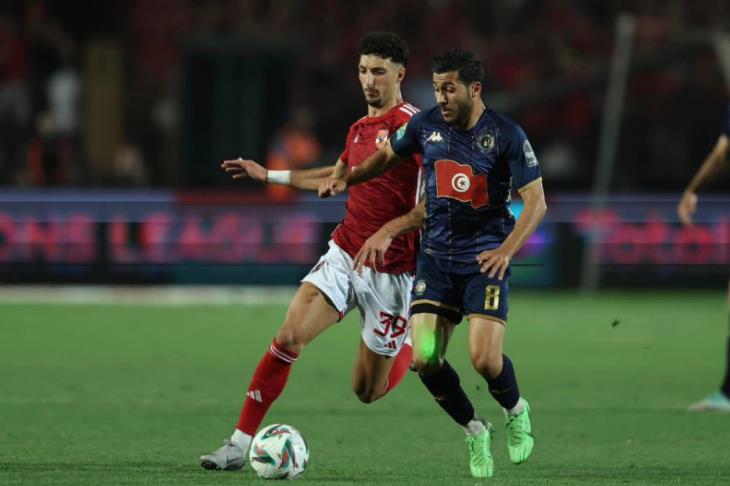 وسام أبو علي مهاجم الأهلي